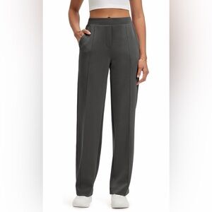 Chic Women's Gray Trousers
